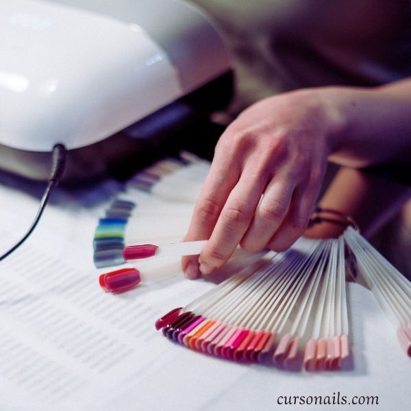 mejores cursos de uñas en Aguascalientes