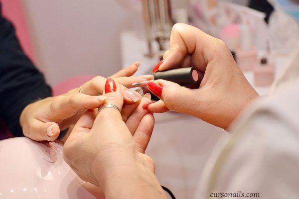 Manicura profesional curso de Viktoriia Klopotova