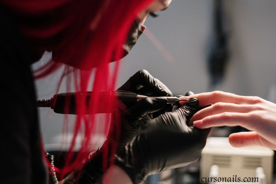 Academias y cursos de uñas en España. mejores opciones por ciudades