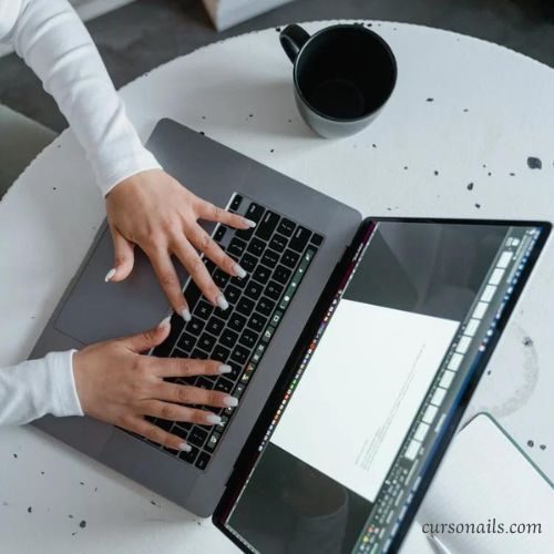 Pasos para vender un curso de uñas online